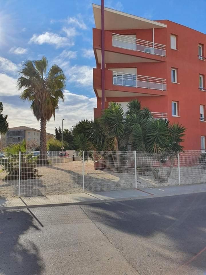 Logement Entier, Calme, Hyper Equipe Сен-Лоран-де-ла-Саланк Экстерьер фото
