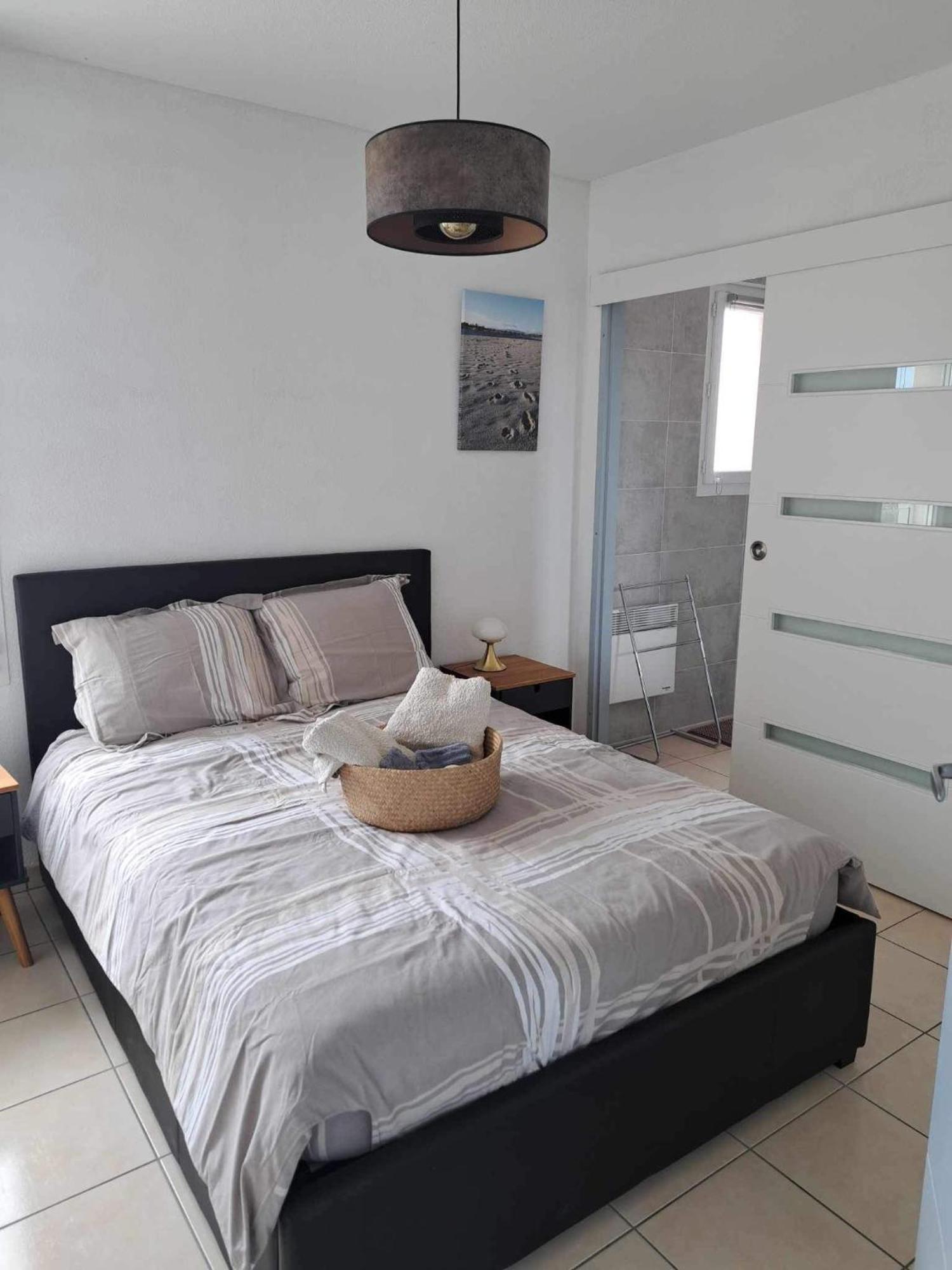 Logement Entier, Calme, Hyper Equipe Сен-Лоран-де-ла-Саланк Экстерьер фото